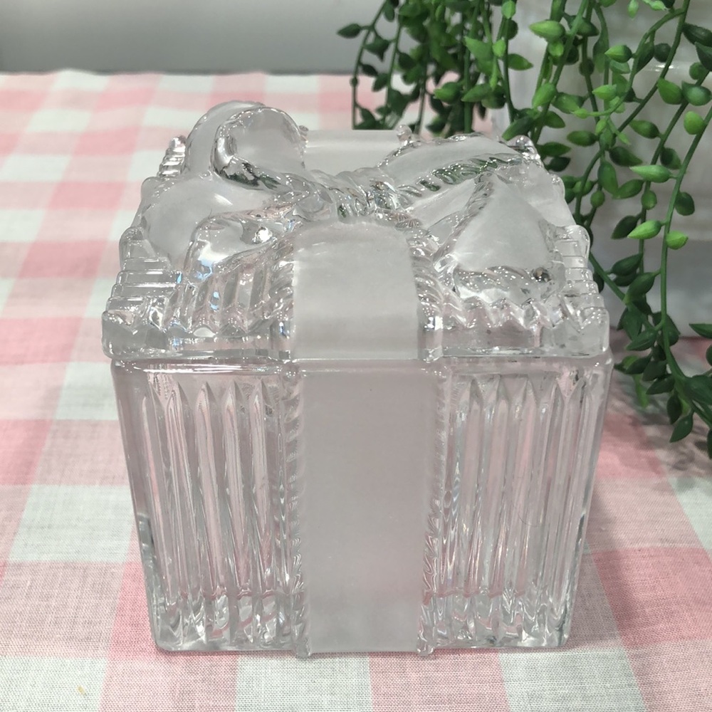 Glass gift box